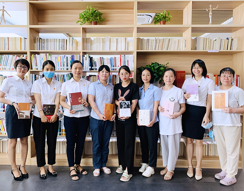 学党史 办实事 | 乐动在线_乐动在线（中国）集团工会女职委开展“玫瑰书香”主题阅读活动